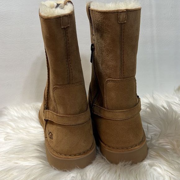 Unusual UGG Aveline Women’s Low Heeled Suede Australian Lamb Sherpa Lined Boot - Picture 3 of 8
